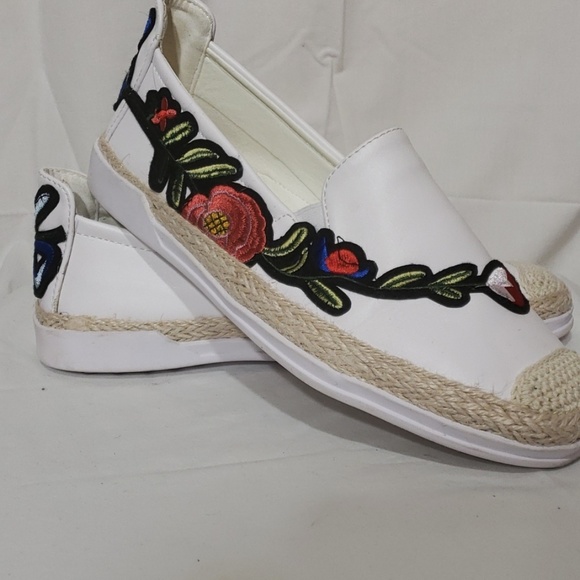 Wanted Shoes - "Wanted" brand espadrilles sz8 embroidered flowers